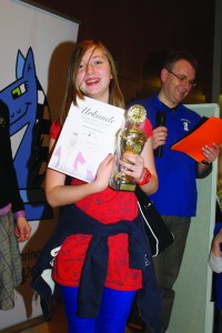 Michelle Hallmann gewinnt U14 Konkurrenz beim Paderborner Schachtürken-Cup.