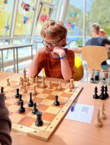 Grundschulschachturnier 2025 – Felix Rose gelingt Titelverteidigung
